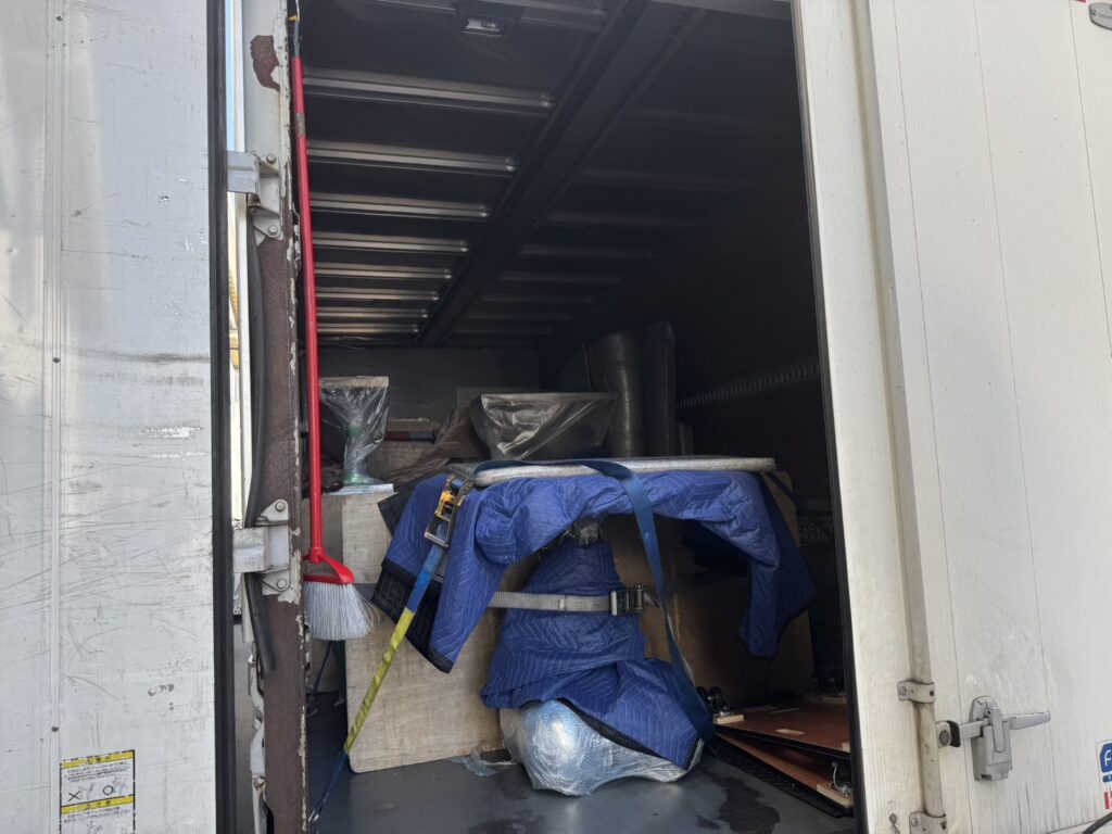 什器保管・検品・加工・再梱包・搬入